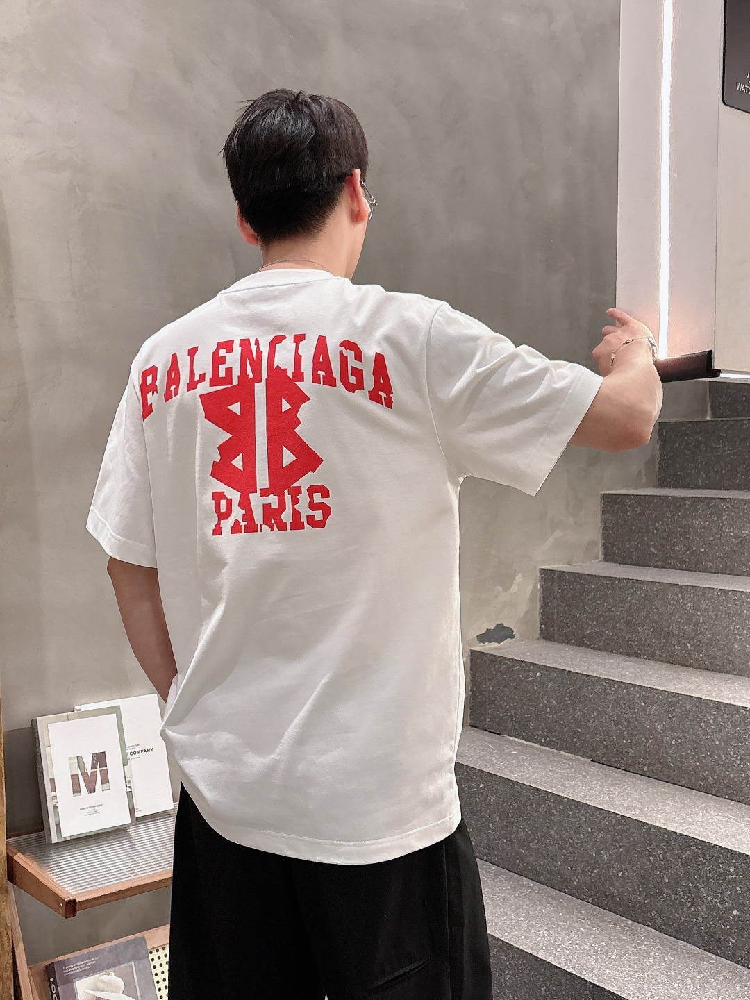 巴黎世家 2025春夏新款男女同款👫短袖T恤,!定制专属纯棉面料,定制原版工艺螺纹,胸前重工字母log