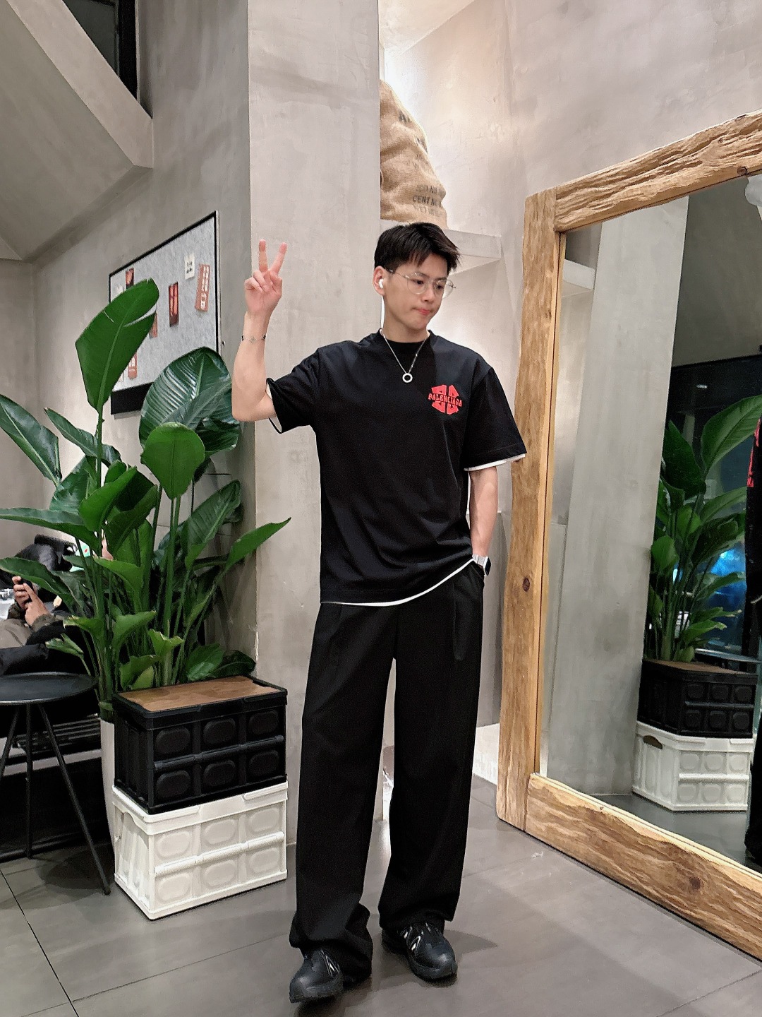  巴黎世家 2025春夏新款男女同款👫短袖T恤，！定制专属纯棉面料，定制原版工艺螺纹，胸前重工字母log
