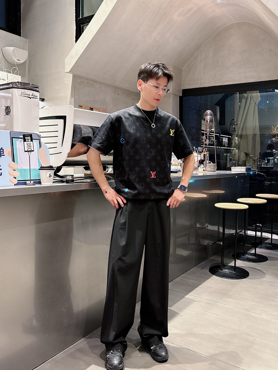  LV 2025春夏新款男女同款👫短袖T恤，！定制专属纯棉面料，定制原版工艺螺纹，胸前重工字母logo工