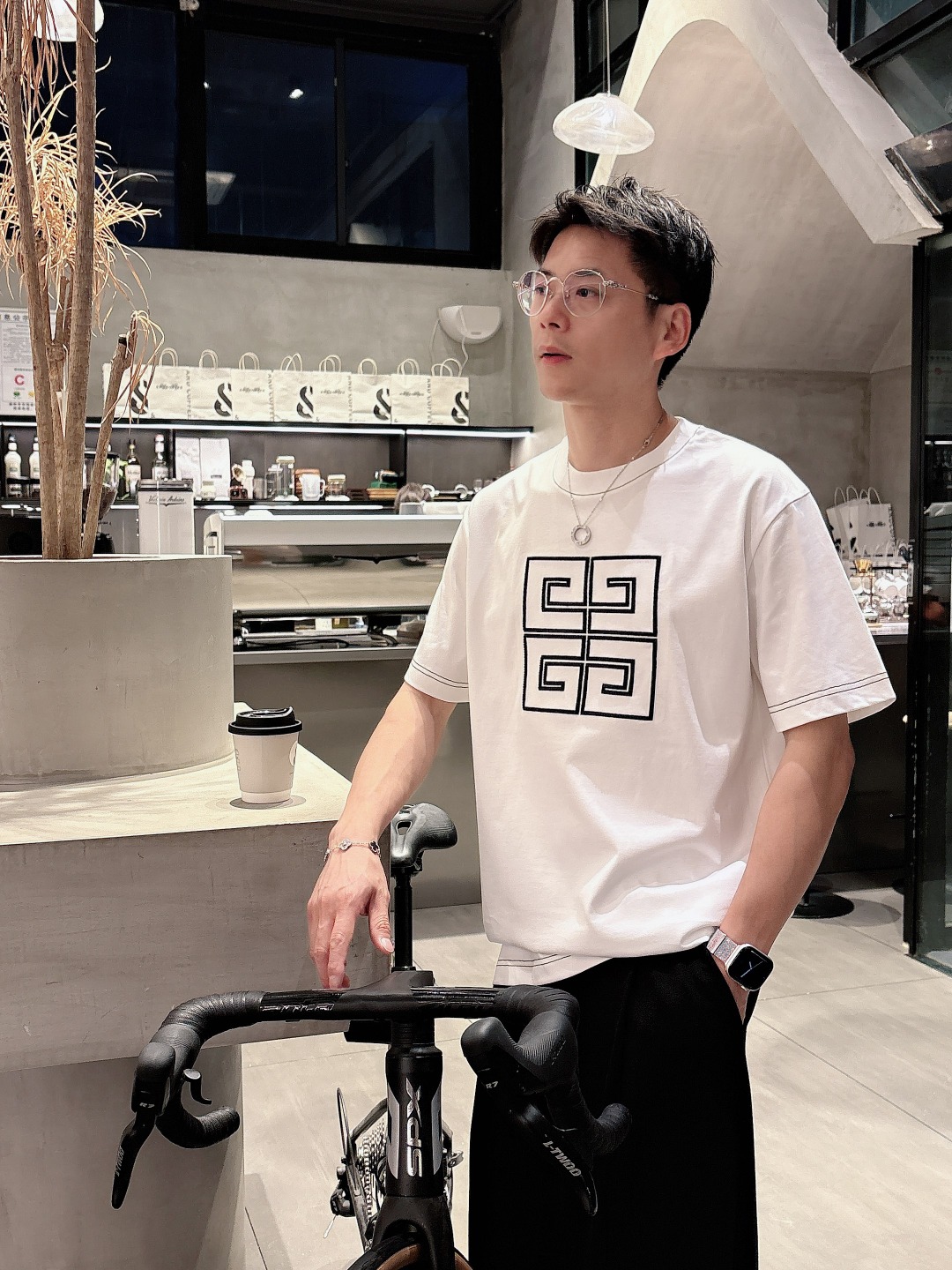  纪梵希 2025春夏新款男女同款👫短袖T恤，！定制专属纯棉面料，定制原版工艺螺纹，胸前重工字母logo