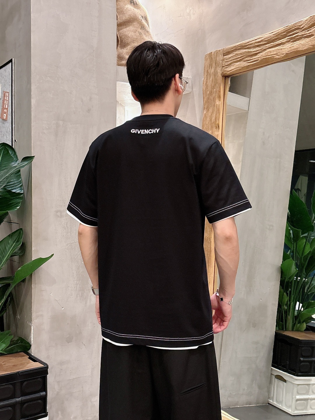 纪梵希 2025春夏新款男女同款👫短袖T恤,!定制专属纯棉面料,定制原版工艺螺纹,胸前重工字母logo