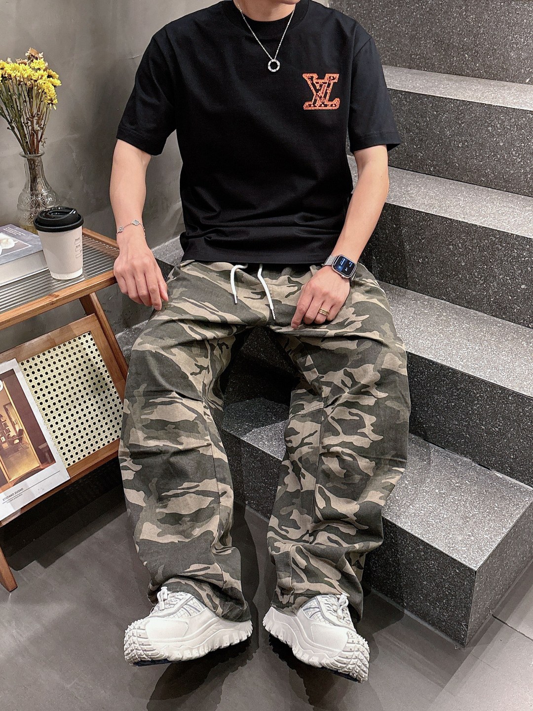  LV 2025春夏新款男女同款👫短袖T恤，！定制专属纯棉面料，定制原版工艺螺纹，胸前重工字母logo工