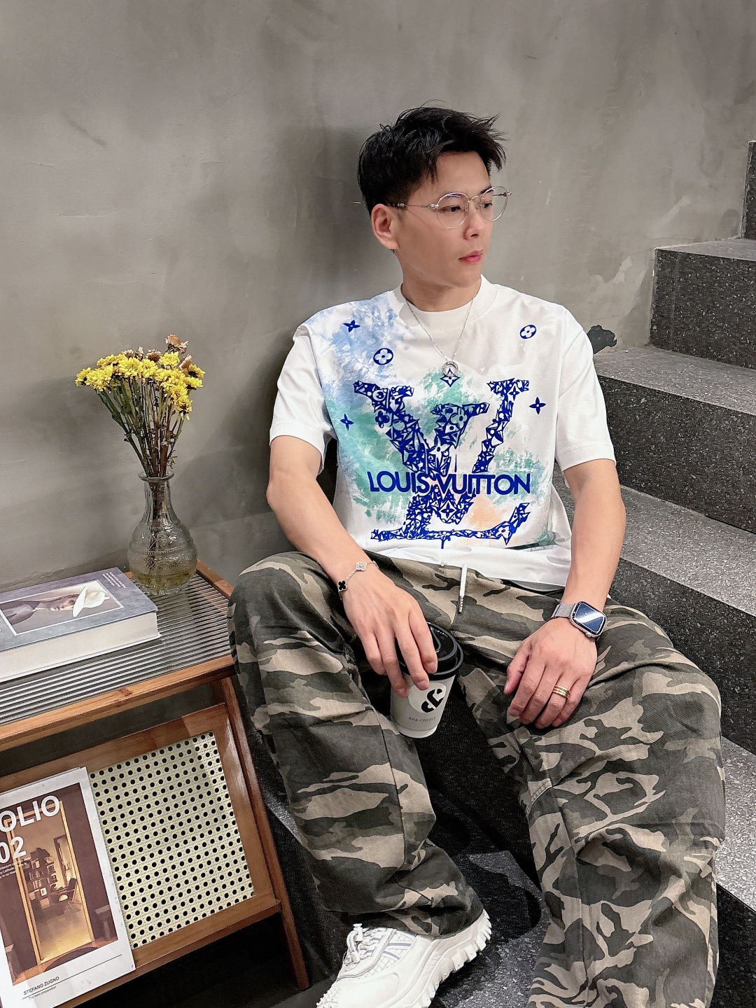 LV 2025春夏新款男女同款👫短袖T恤,!定制专属纯棉面料,定制原版工艺螺纹,胸前重工字母logo工