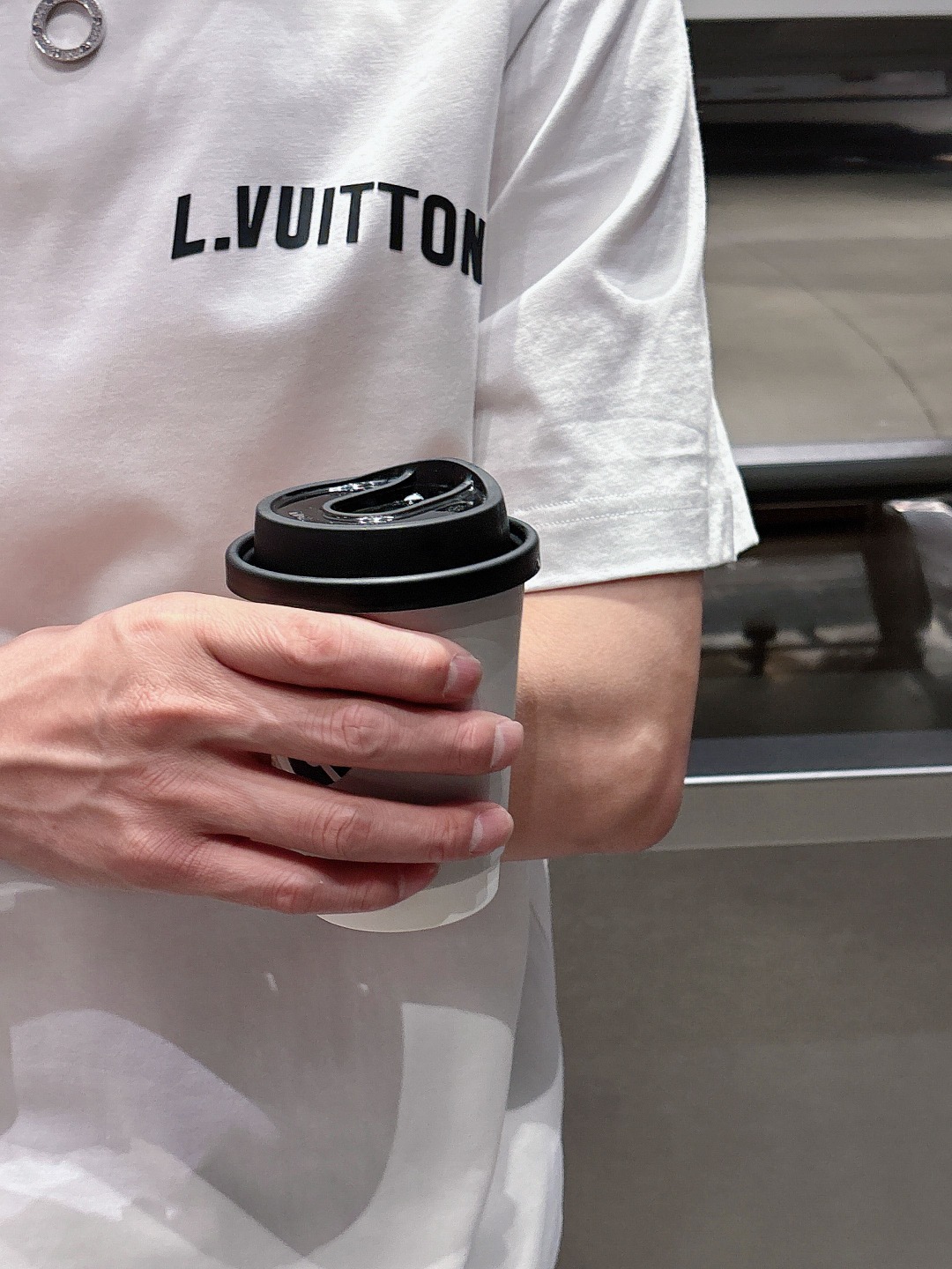  LV 2025春夏新款男女同款👫短袖T恤，！定制专属纯棉面料，定制原版工艺螺纹，胸前重工字母logo工