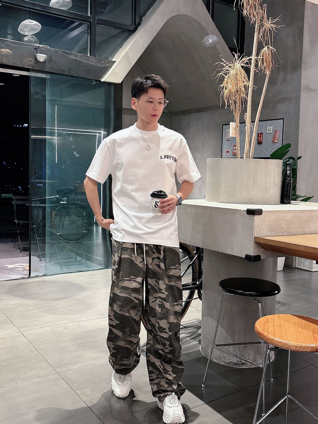  LV 2025春夏新款男女同款👫短袖T恤，！定制专属纯棉面料，定制原版工艺螺纹，胸前重工字母logo工
