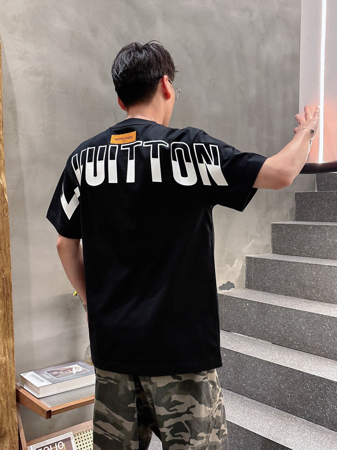  LV 2025春夏新款男女同款👫短袖T恤，！定制专属纯棉面料，定制原版工艺螺纹，胸前重工字母logo工