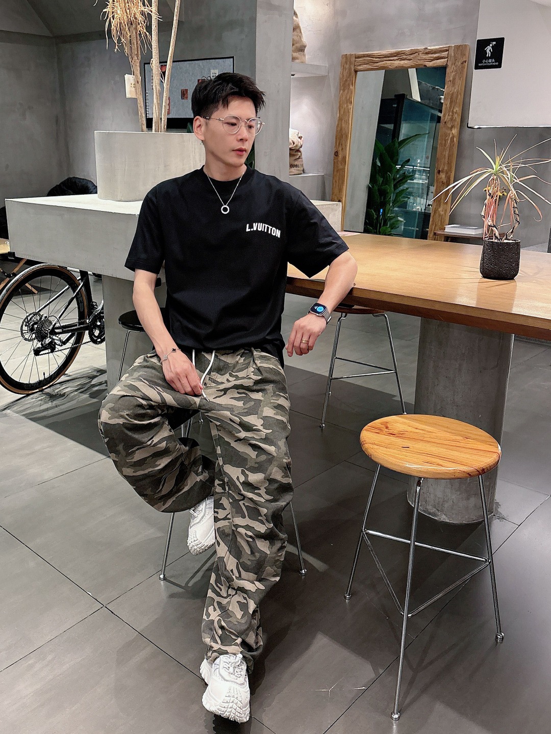  LV 2025春夏新款男女同款👫短袖T恤，！定制专属纯棉面料，定制原版工艺螺纹，胸前重工字母logo工