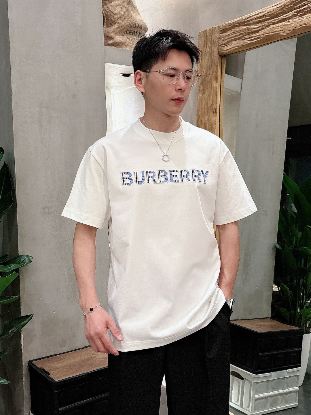  巴宝莉 2025春夏新款男女同款👫短袖T恤，！定制专属纯棉面料，定制原版工艺螺纹，胸前重工字母logo