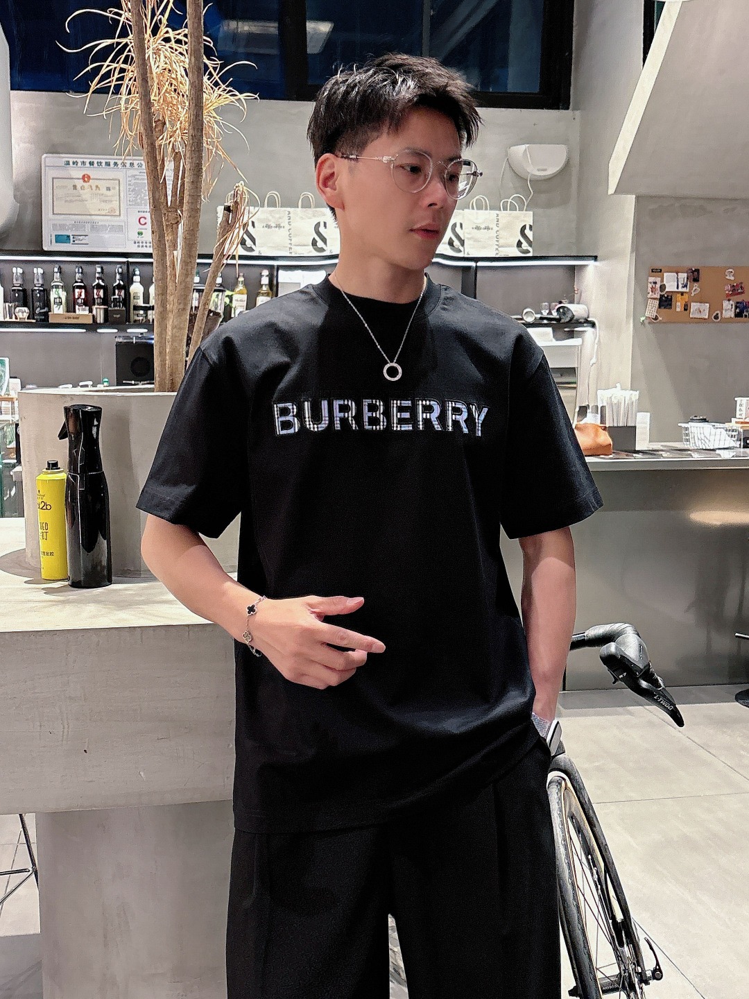  巴宝莉 2025春夏新款男女同款👫短袖T恤，！定制专属纯棉面料，定制原版工艺螺纹，胸前重工字母logo