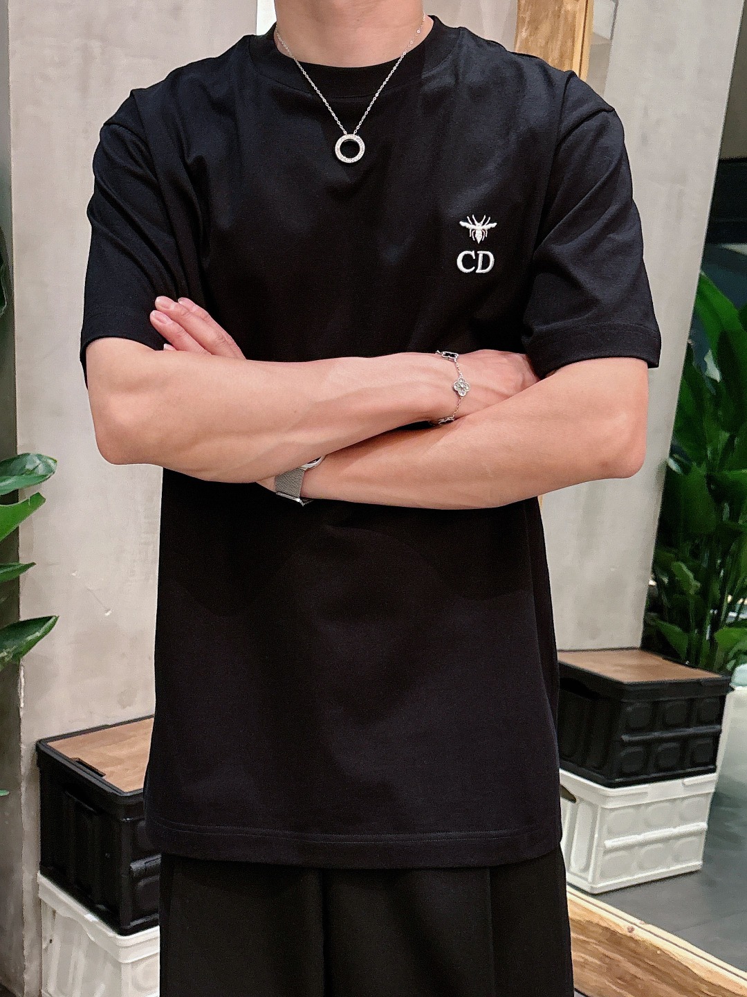  迪奥 2025春夏新款男女同款👫短袖T恤，！定制专属纯棉面料，定制原版工艺螺纹，胸前重工字母logo工