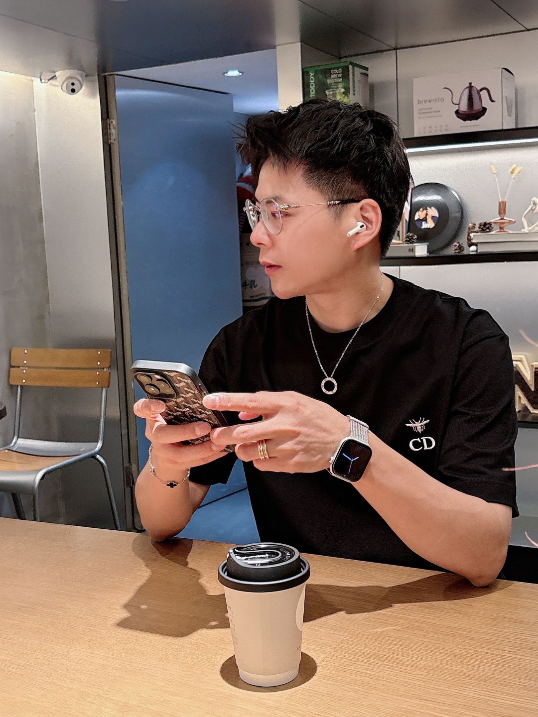  迪奥 2025春夏新款男女同款👫短袖T恤，！定制专属纯棉面料，定制原版工艺螺纹，胸前重工字母logo工