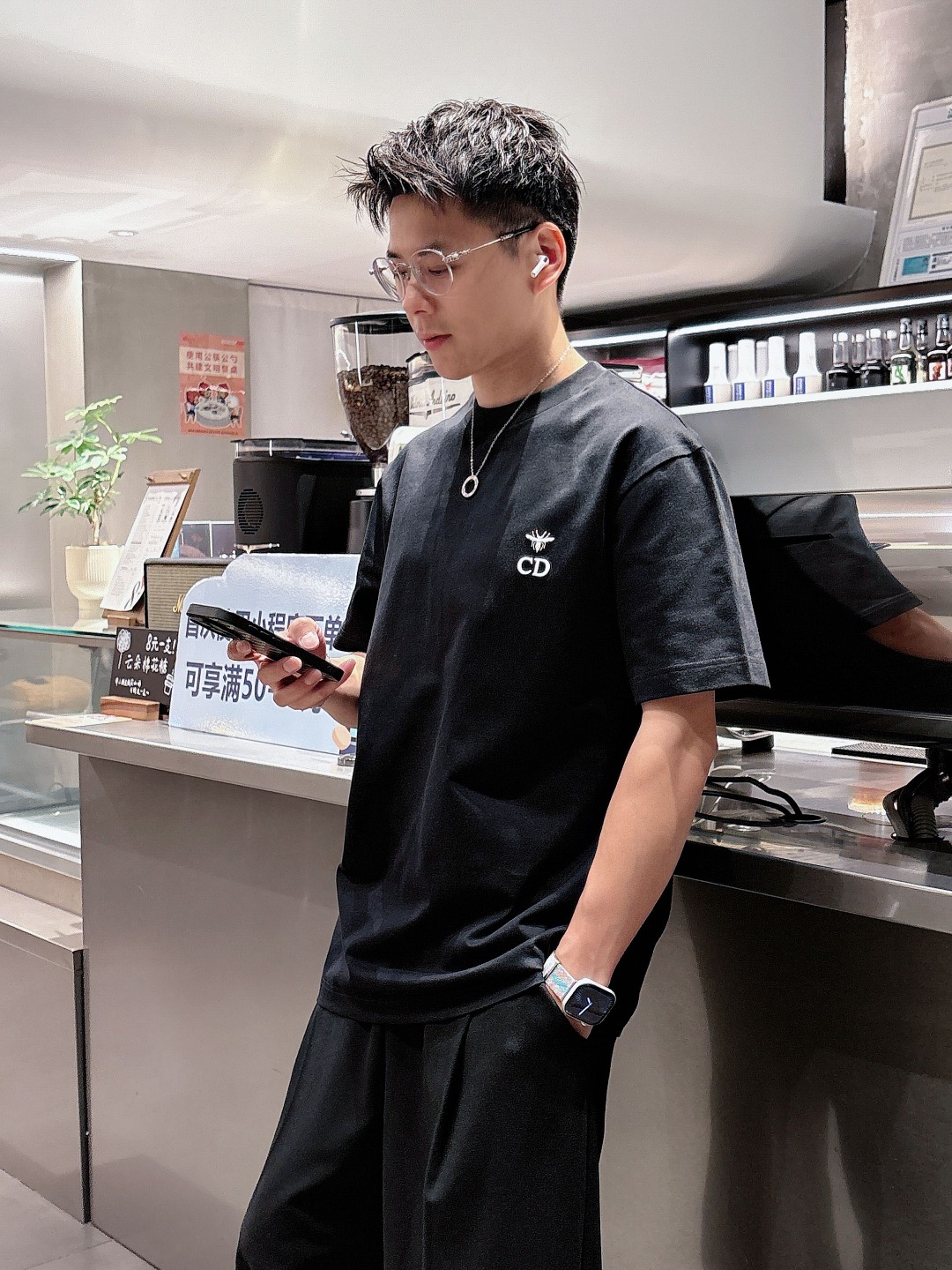  迪奥 2025春夏新款男女同款👫短袖T恤，！定制专属纯棉面料，定制原版工艺螺纹，胸前重工字母logo工