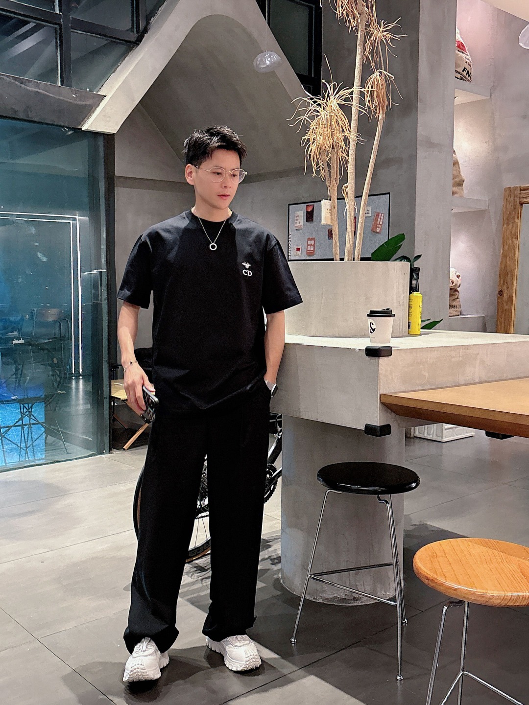 迪奥 2025春夏新款男女同款👫短袖T恤，！定制专属纯棉面料，定制原版工艺螺纹，胸前重工字母logo工