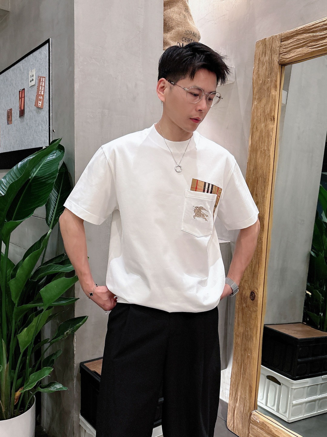  巴宝莉 2025春夏新款男女同款👫短袖T恤，！定制专属纯棉面料，定制原版工艺螺纹，胸前重工字母logo