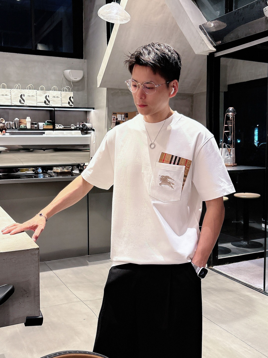  巴宝莉 2025春夏新款男女同款👫短袖T恤，！定制专属纯棉面料，定制原版工艺螺纹，胸前重工字母logo