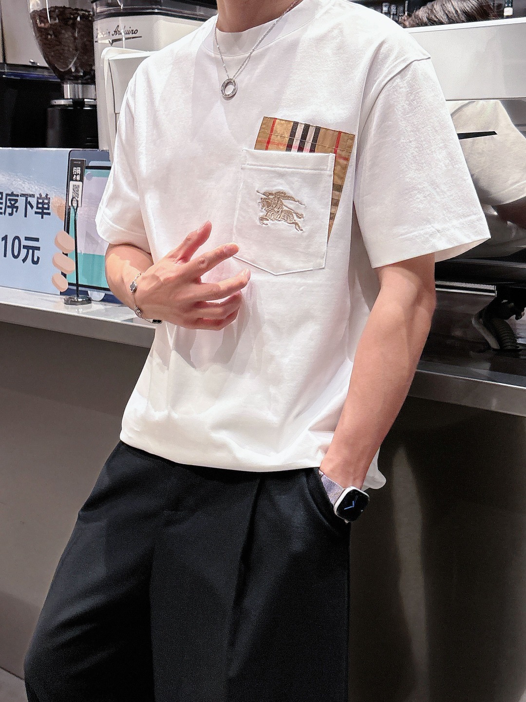  巴宝莉 2025春夏新款男女同款👫短袖T恤，！定制专属纯棉面料，定制原版工艺螺纹，胸前重工字母logo