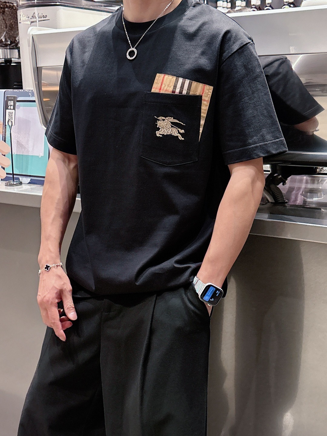 巴宝莉 2025春夏新款男女同款👫短袖T恤,!定制专属纯棉面料,定制原版工艺螺纹,胸前重工字母logo