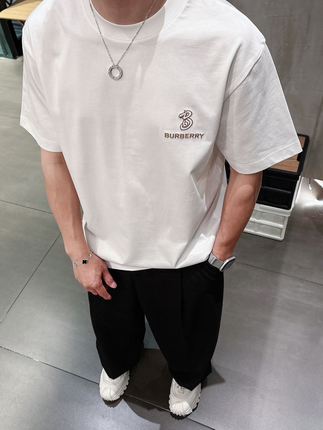  巴宝莉 2025春夏新款男女同款👫短袖T恤，！定制专属纯棉面料，定制原版工艺螺纹，胸前重工字母logo