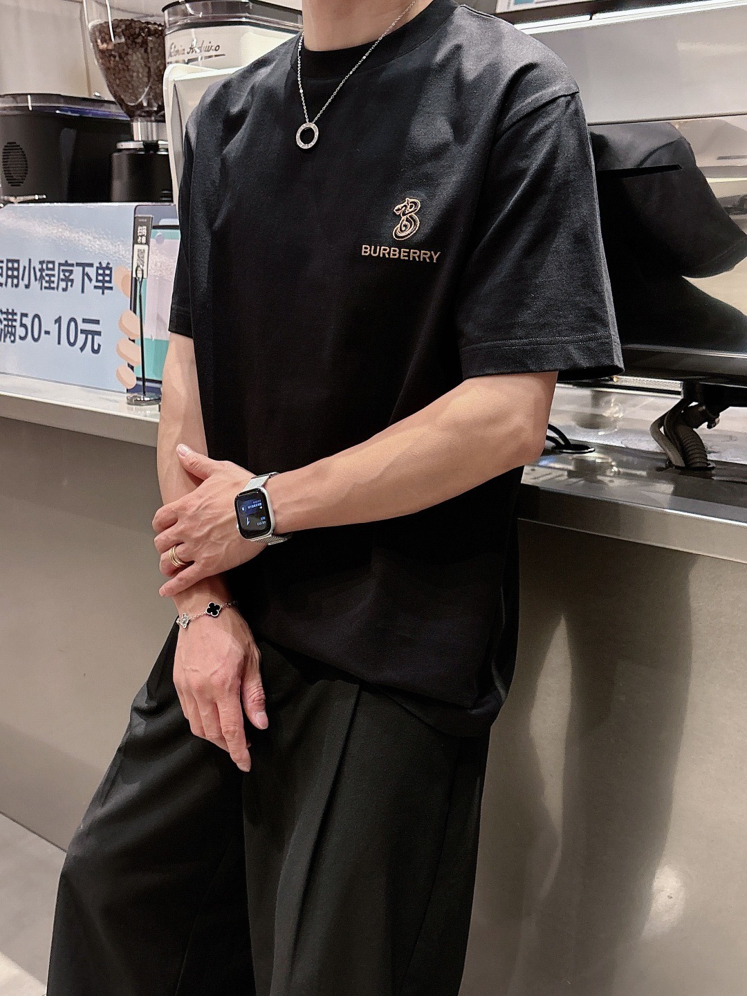 巴宝莉 2025春夏新款男女同款👫短袖T恤,!定制专属纯棉面料,定制原版工艺螺纹,胸前重工字母logo