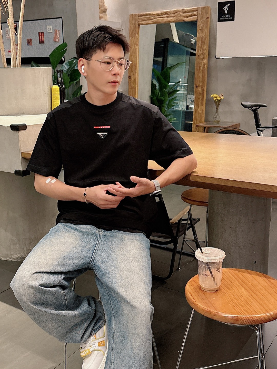  普拉达 2025春夏新款男女同款👫短袖T恤，！定制专属纯棉面料，定制原版工艺螺纹，胸前重工字母logo