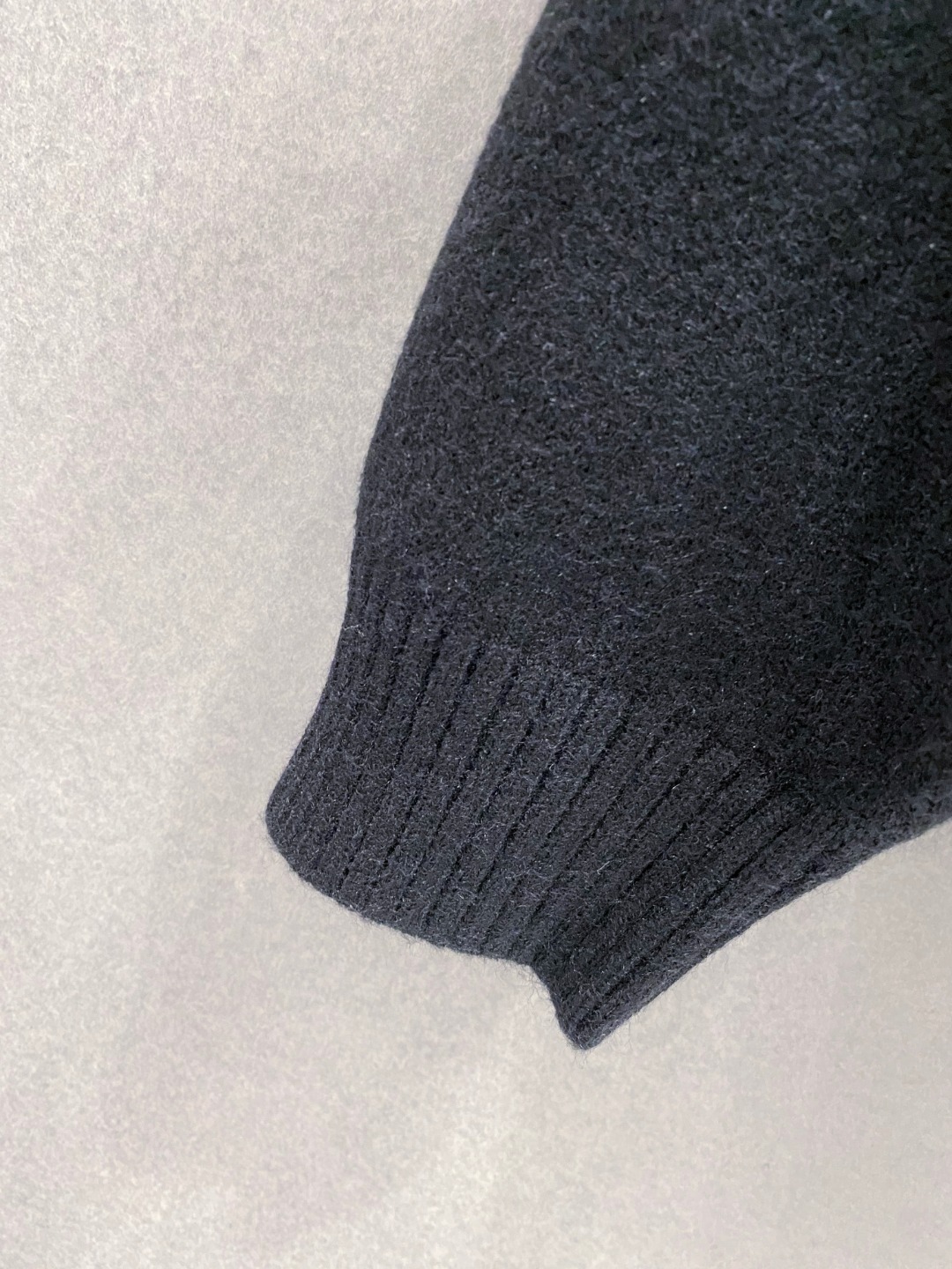 ￼ 塞林 官网 秋冬同步更新 针织外套 海外爆款 精细羊毛针织厚实面料 舒服又保暖 绝对高端产物 M-3