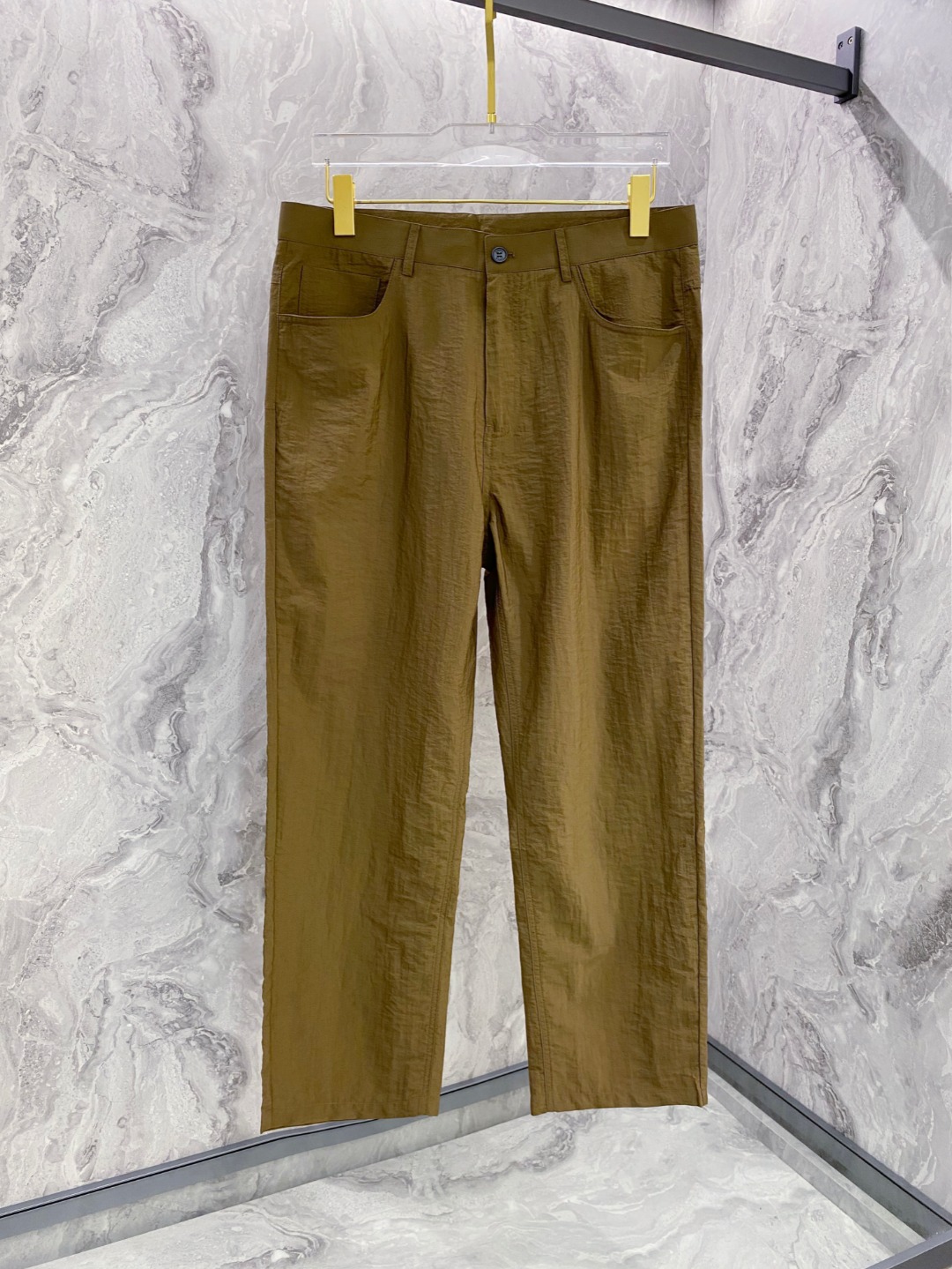NO:547941,Jenia men's boutique casual pants top fabric casual pants, the latest top body style is invincible!  This pants are very versatile, elastic waist, and can be worn for daily work. They are a perfect combination of fashionable and casual and outdoor sports, so whether you wear them normally or outdoors, they are your best choice. Extreme comfort and quick sweating are the most popular key points, improving the comfort of wearing and suitable for aerobics and trail running conditions. This style is a jogging casual pants with an extremely wide range of applications, allowing you to naturally maintain a love for sports in summer, or you can wear them in casual life. Size M-3XL, zegna, alexander wang19860909杰尼亚 男士精品休闲裤 顶级面料休闲裤,最新款上身版型无敌正！ 绝对可以闭眼收的一款 此款裤子非常百搭,弹力腰围,日常上班 户外运动都可以穿着,是时尚休闲与户外运动的完美结合,所以无论您平时穿或者户外穿都是您的最佳选择. 极致舒适和快速排汗是备受青睐的重点,提升穿着舒适度,适合有氧运动和越野跑条件下穿着,此款是一件适用范围极其广泛的跑步休闲裤,让你在夏天自然可以保持对运动热爱,也可以在休闲生活中穿着 尺码M-3XL,,zegna,alexander wang,Men's clothing