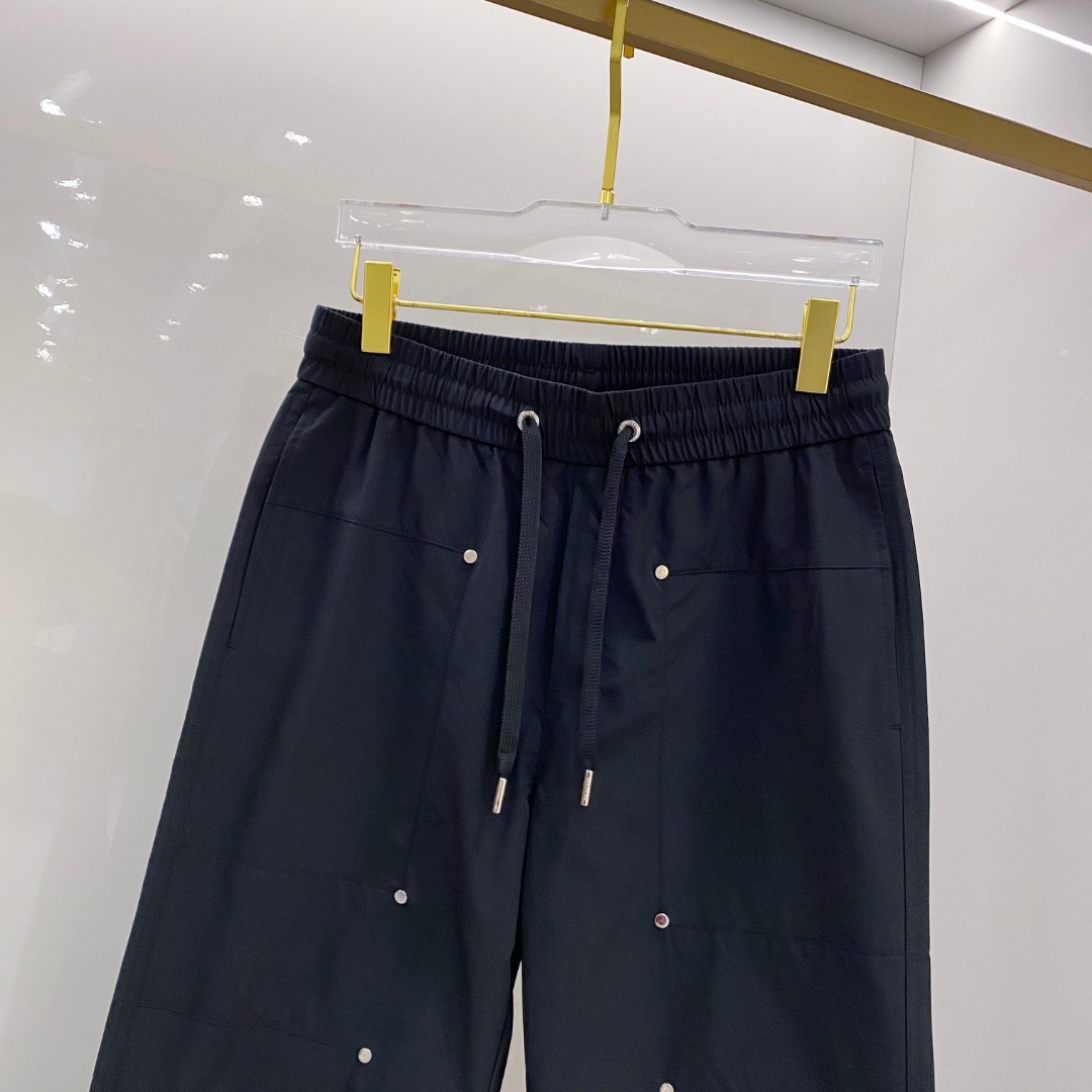  LV 2025男士精品休闲裤顶级面料休闲裤，最新款上身版型无敌正!绝对可以闭眼收的一款此款裤子非常百搭