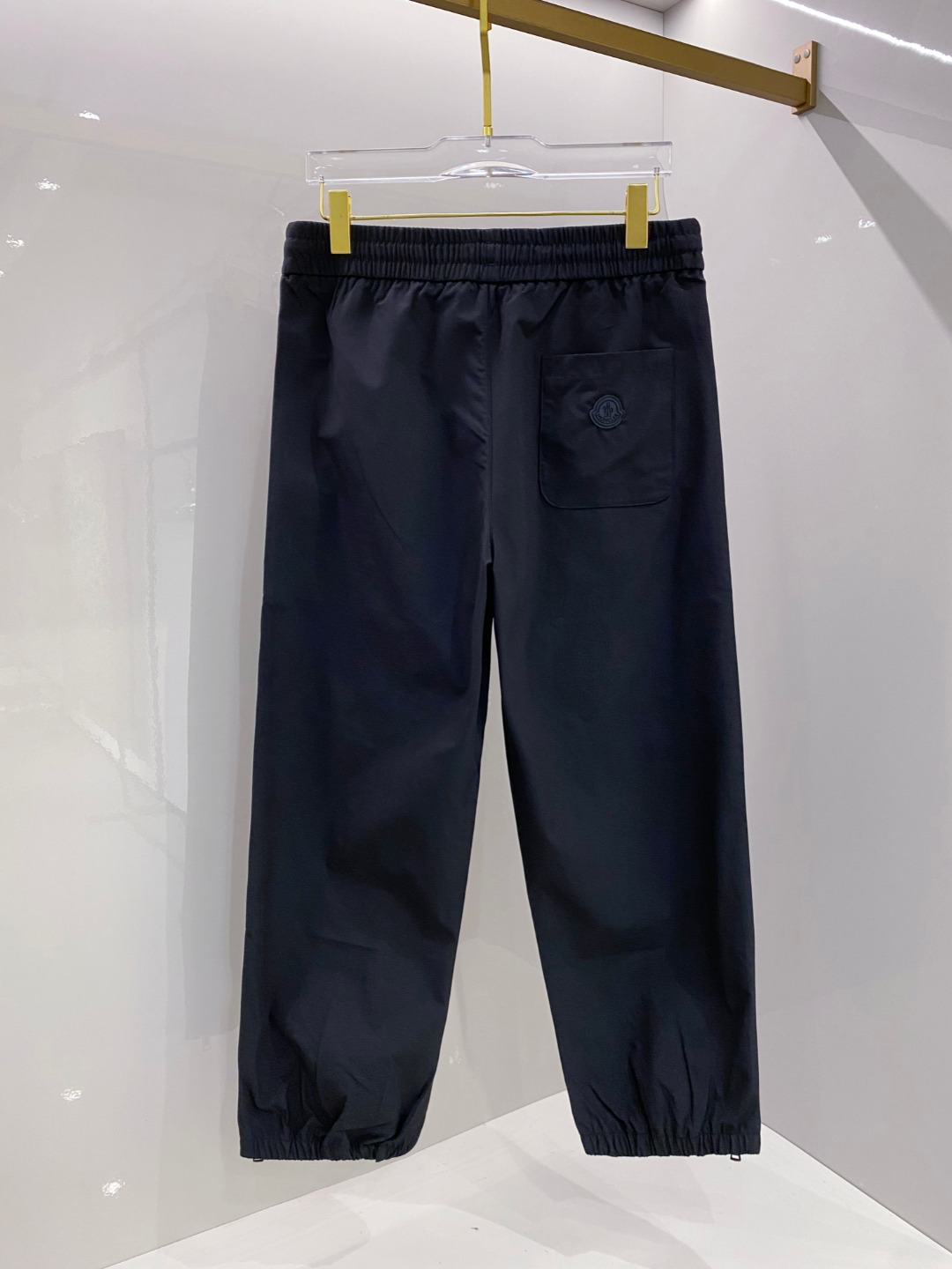  LV 2025男士精品休闲裤顶级面料休闲裤，最新款上身版型无敌正!绝对可以闭眼收的一款此款裤子非常百搭