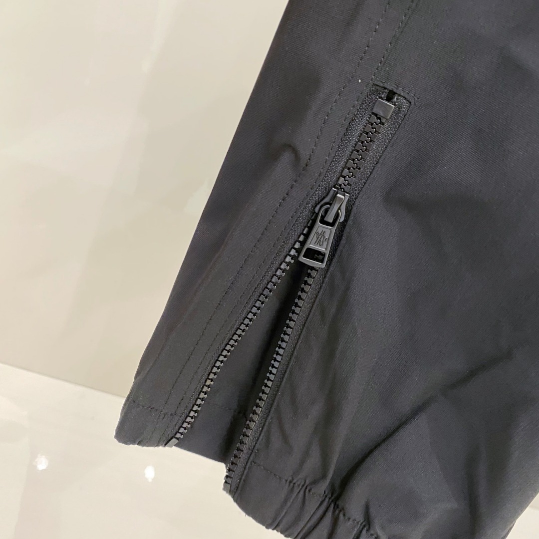  LV 2025男士精品休闲裤顶级面料休闲裤，最新款上身版型无敌正!绝对可以闭眼收的一款此款裤子非常百搭