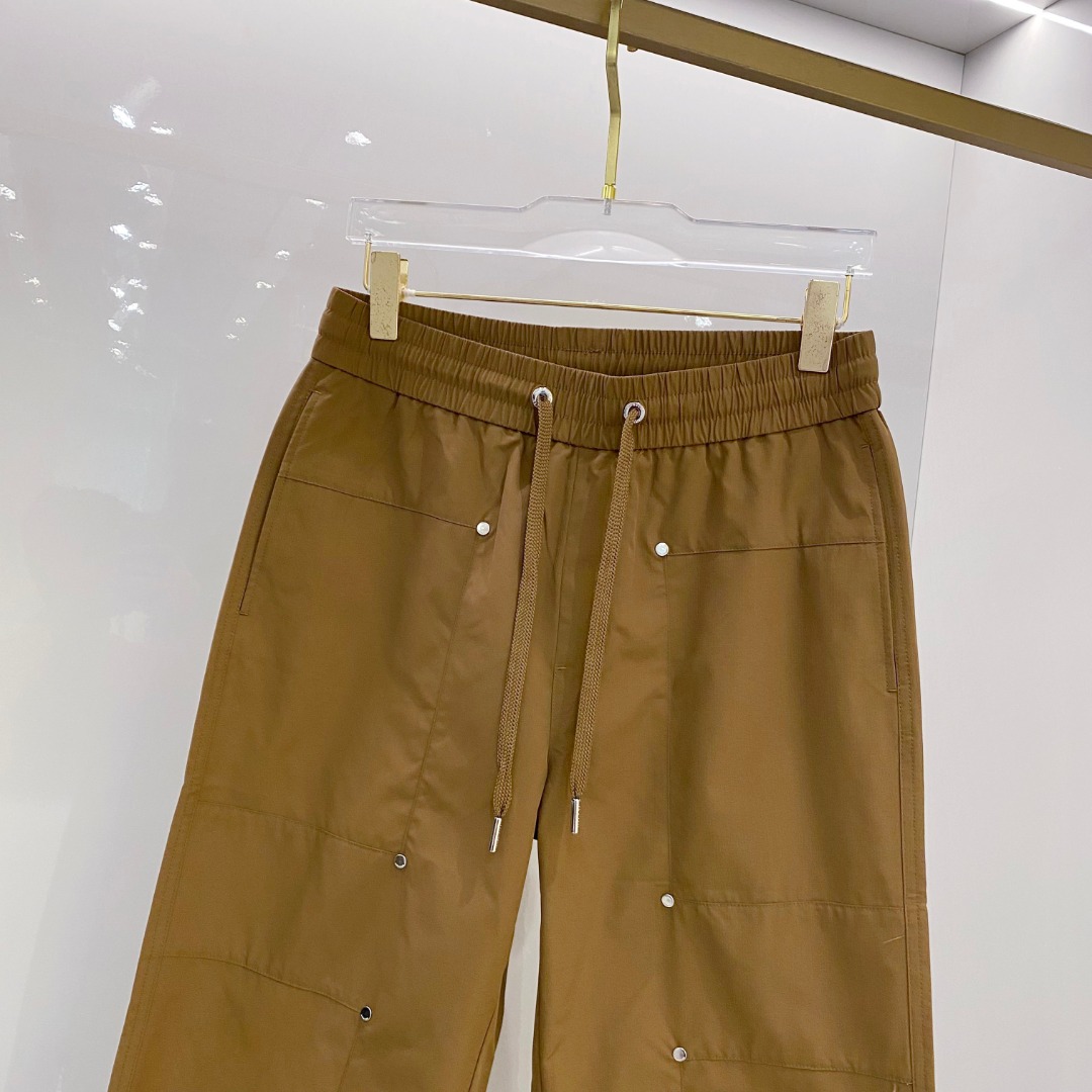  LV 2025男士精品休闲裤顶级面料休闲裤，最新款上身版型无敌正!绝对可以闭眼收的一款此款裤子非常百搭