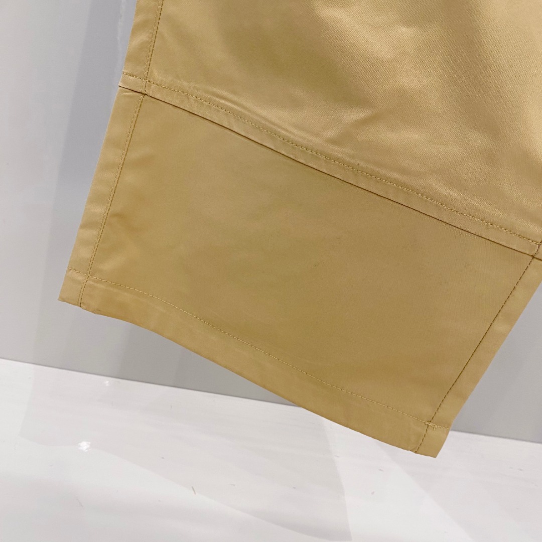  巴宝莉 2025男士精品休闲裤顶级面料休闲裤，最新款上身版型无敌正!绝对可以闭眼收的一款此款裤子非常百