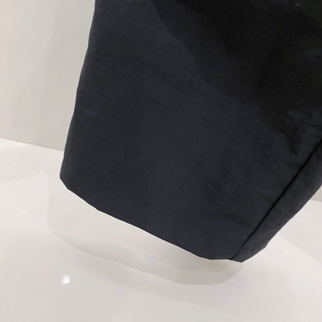  巴宝莉 男士精品休闲裤👍
顶级面料休闲裤，最新款上身版型无敌正！
绝对可以闭眼收的一款
此款裤子非常百