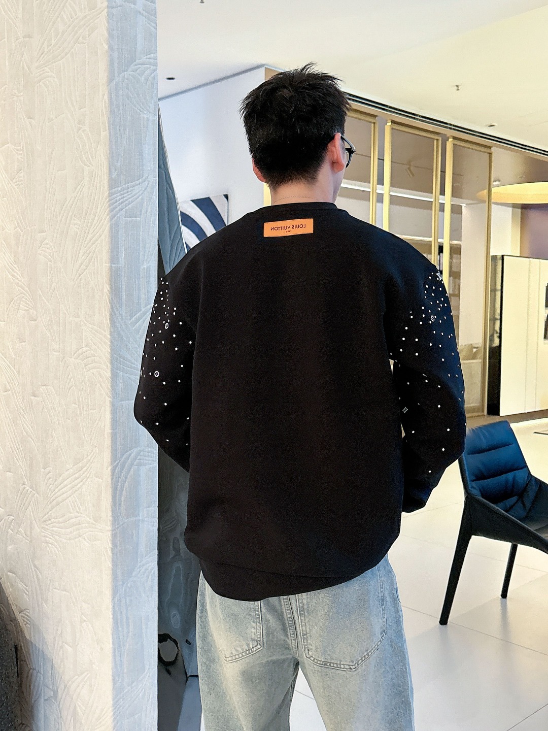 LV【新品】贸易渠道代工品 秋冬新品 🆕男士圆领太空棉卫衣 风十足缔造最为出色的奢感运动休闲体系,最为舒