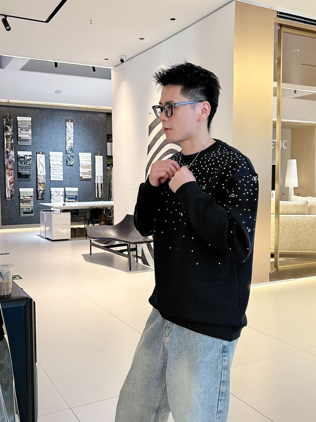 LV【新品】贸易渠道代工品 秋冬新品 🆕男士圆领太空棉卫衣 风十足缔造最为出色的奢感运动休闲体系,最为舒