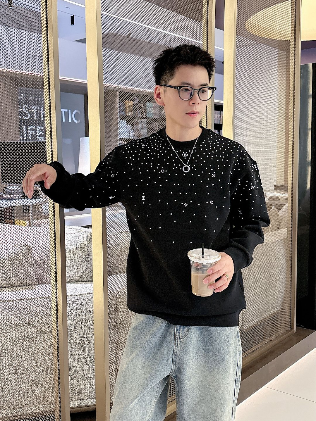 LV【新品】贸易渠道代工品 秋冬新品 🆕男士圆领太空棉卫衣 风十足缔造最为出色的奢感运动休闲体系,最为舒