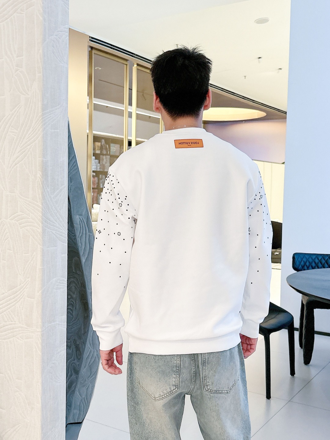 LV【新品】贸易渠道代工品 秋冬新品 🆕男士圆领太空棉卫衣 风十足缔造最为出色的奢感运动休闲体系,最为舒