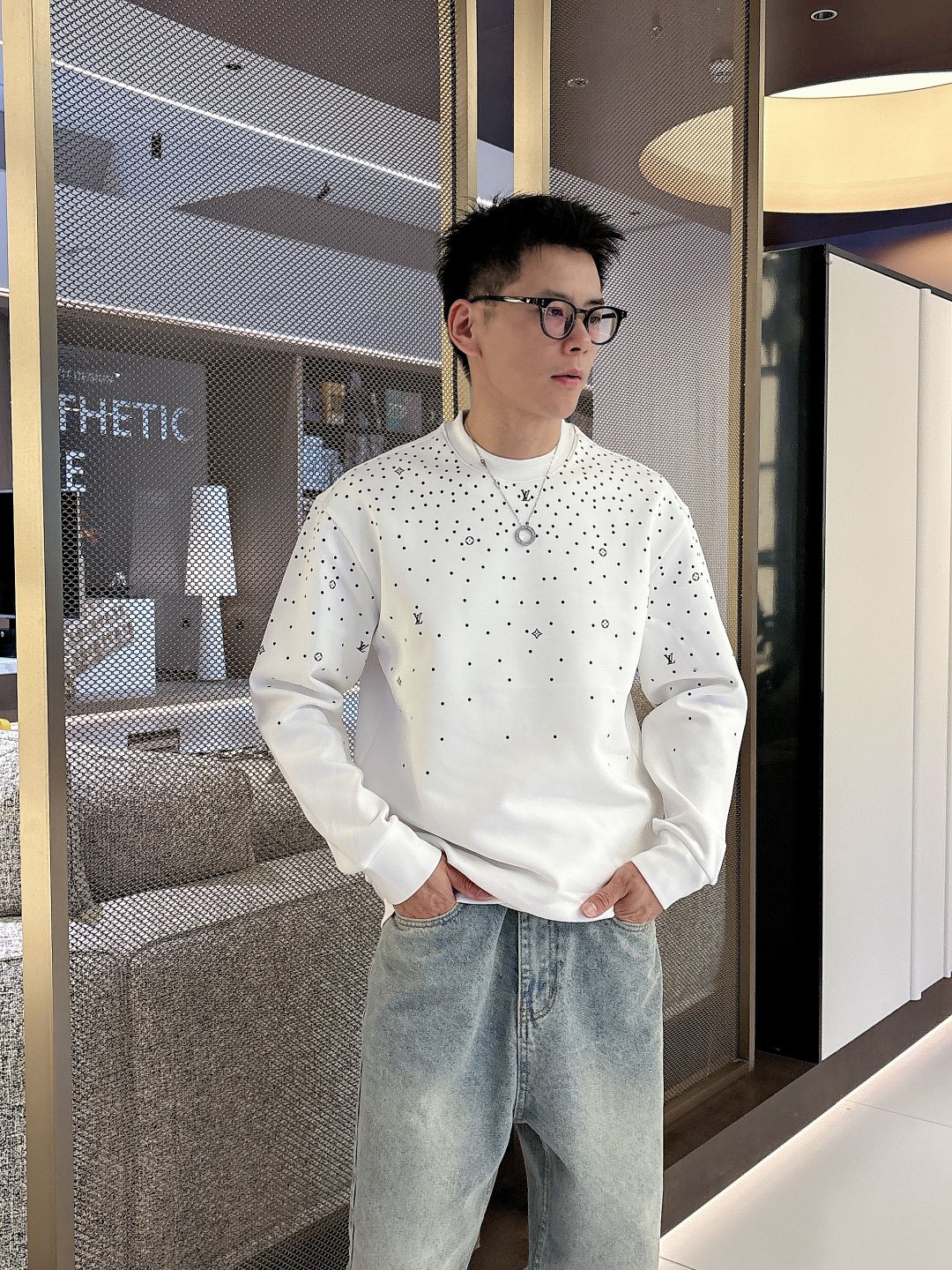 LV【新品】贸易渠道代工品 秋冬新品 🆕男士圆领太空棉卫衣 风十足缔造最为出色的奢感运动休闲体系,最为舒