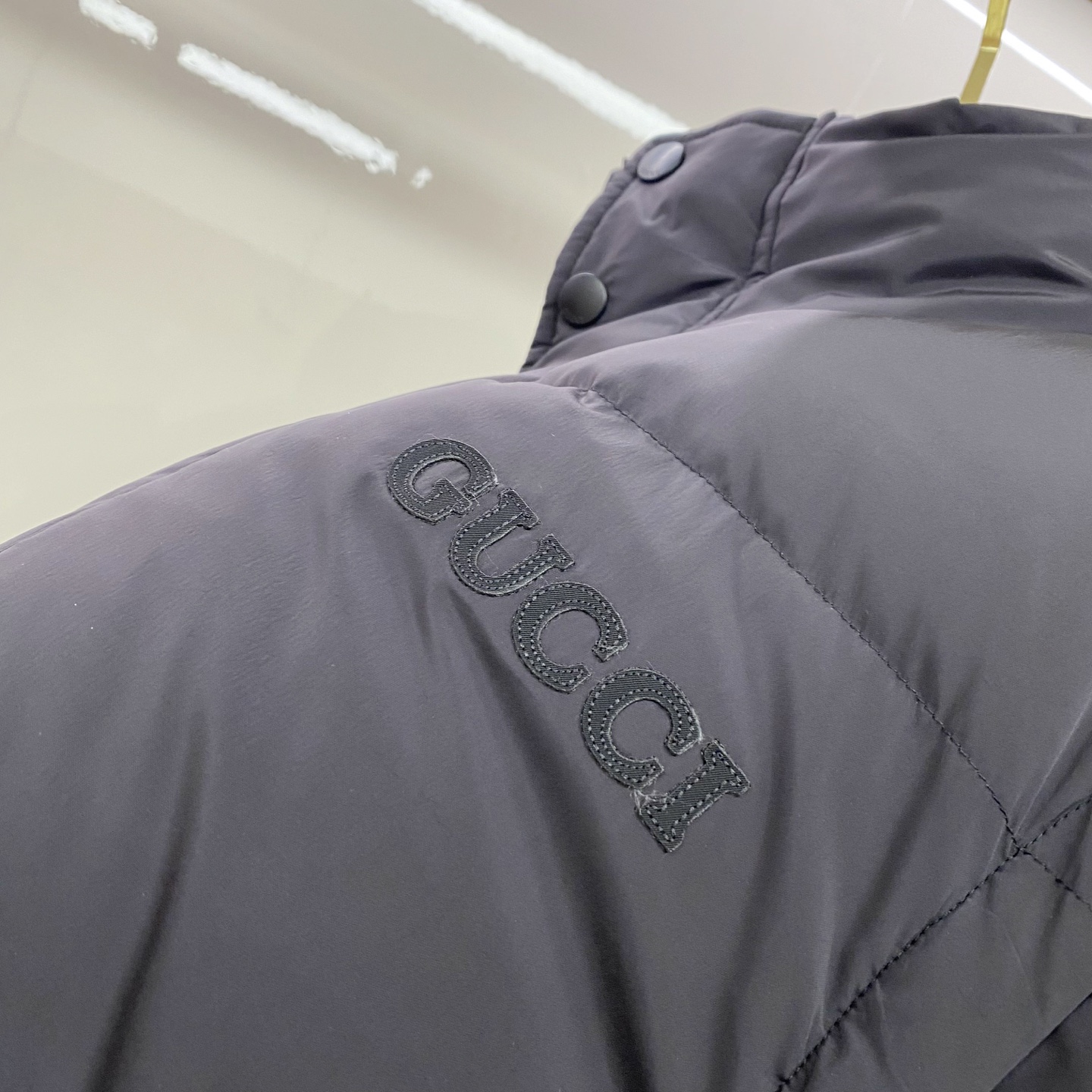 爆款羽绒服 双面穿袖子可拆卸 Gucci 古奇 2025新款羽绒服秀场新品，袖子可拆卸，一衣四穿。品相非