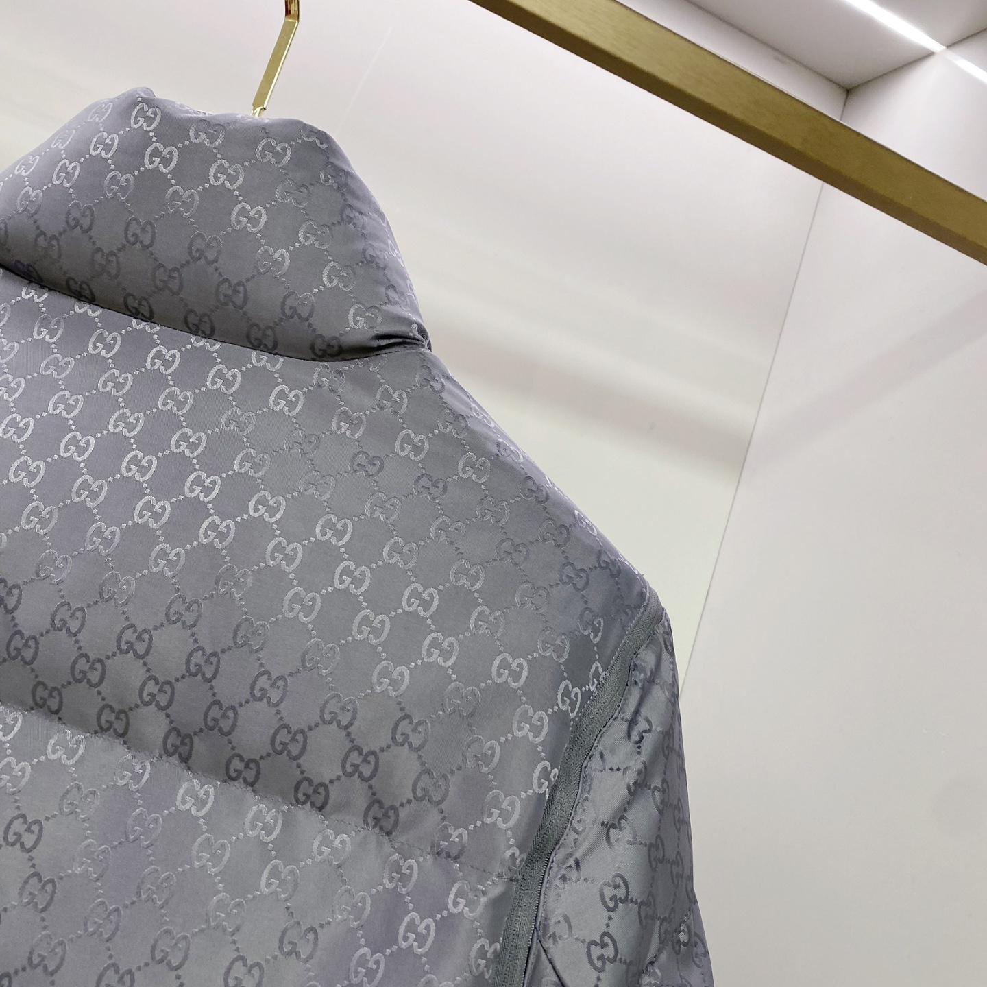 爆款羽绒服 双面穿袖子可拆卸 Gucci 古奇 2025新款羽绒服秀场新品，袖子可拆卸，一衣四穿。品相非