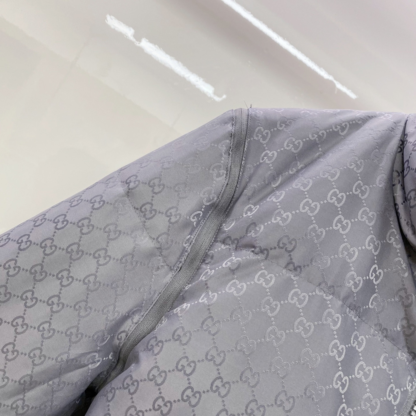 爆款羽绒服 双面穿袖子可拆卸 Gucci 古奇 2025新款羽绒服秀场新品，袖子可拆卸，一衣四穿。品相非