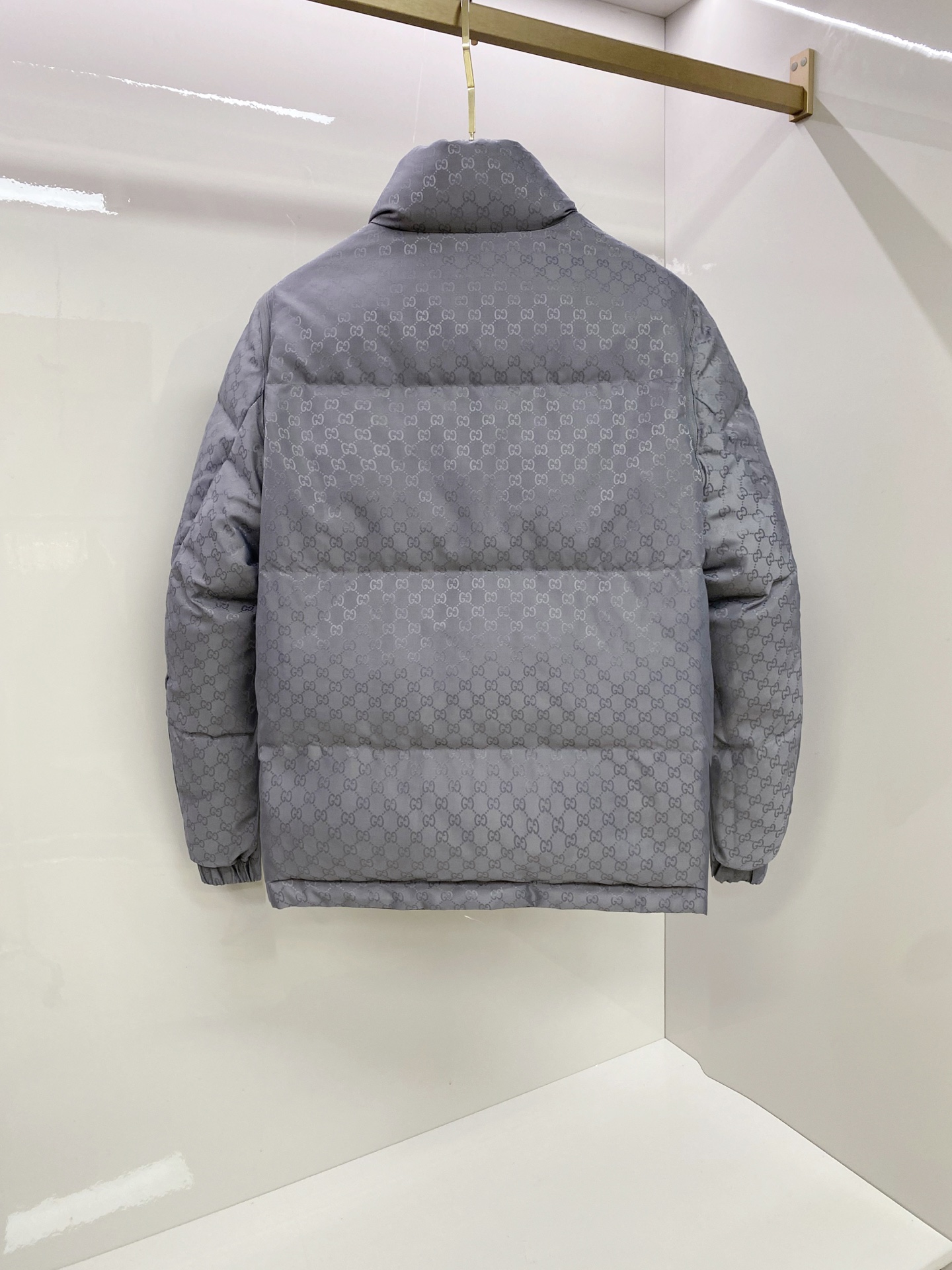 爆款羽绒服 双面穿袖子可拆卸 Gucci 古奇 2025新款羽绒服秀场新品，袖子可拆卸，一衣四穿。品相非