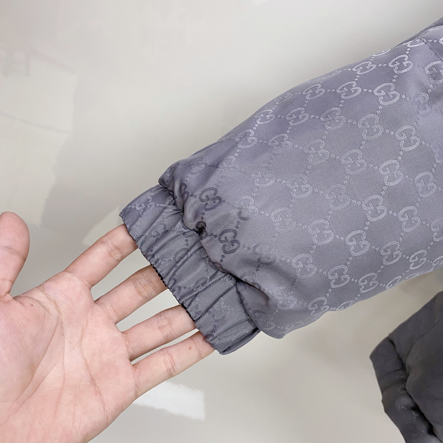 爆款羽绒服 双面穿袖子可拆卸 Gucci 古奇 2025新款羽绒服秀场新品，袖子可拆卸，一衣四穿。品相非