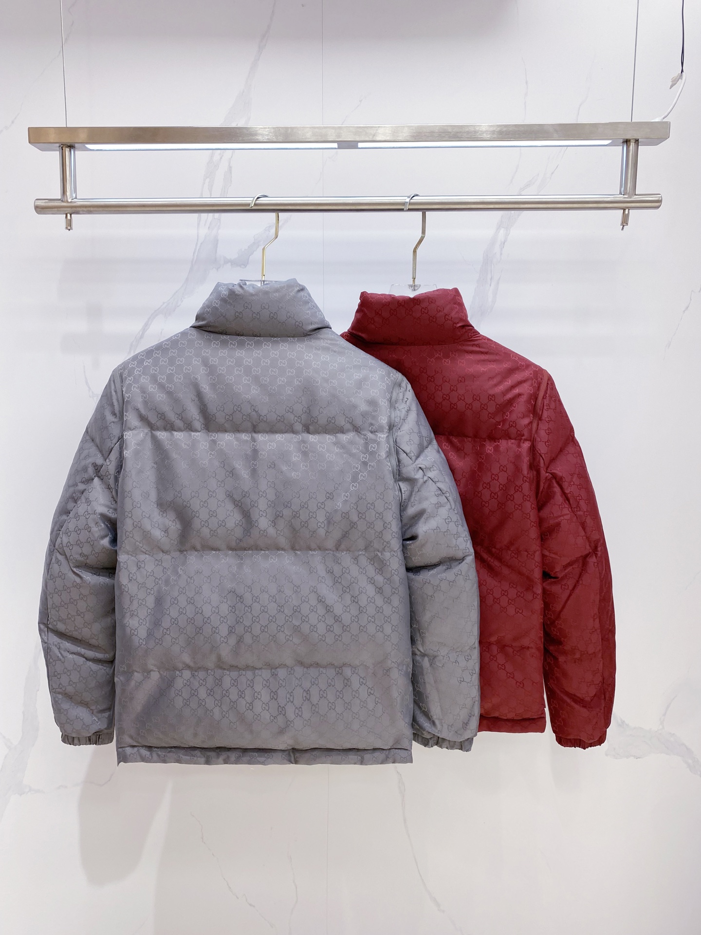 爆款羽绒服 双面穿袖子可拆卸 Gucci 古奇 2025新款羽绒服秀场新品，袖子可拆卸，一衣四穿。品相非