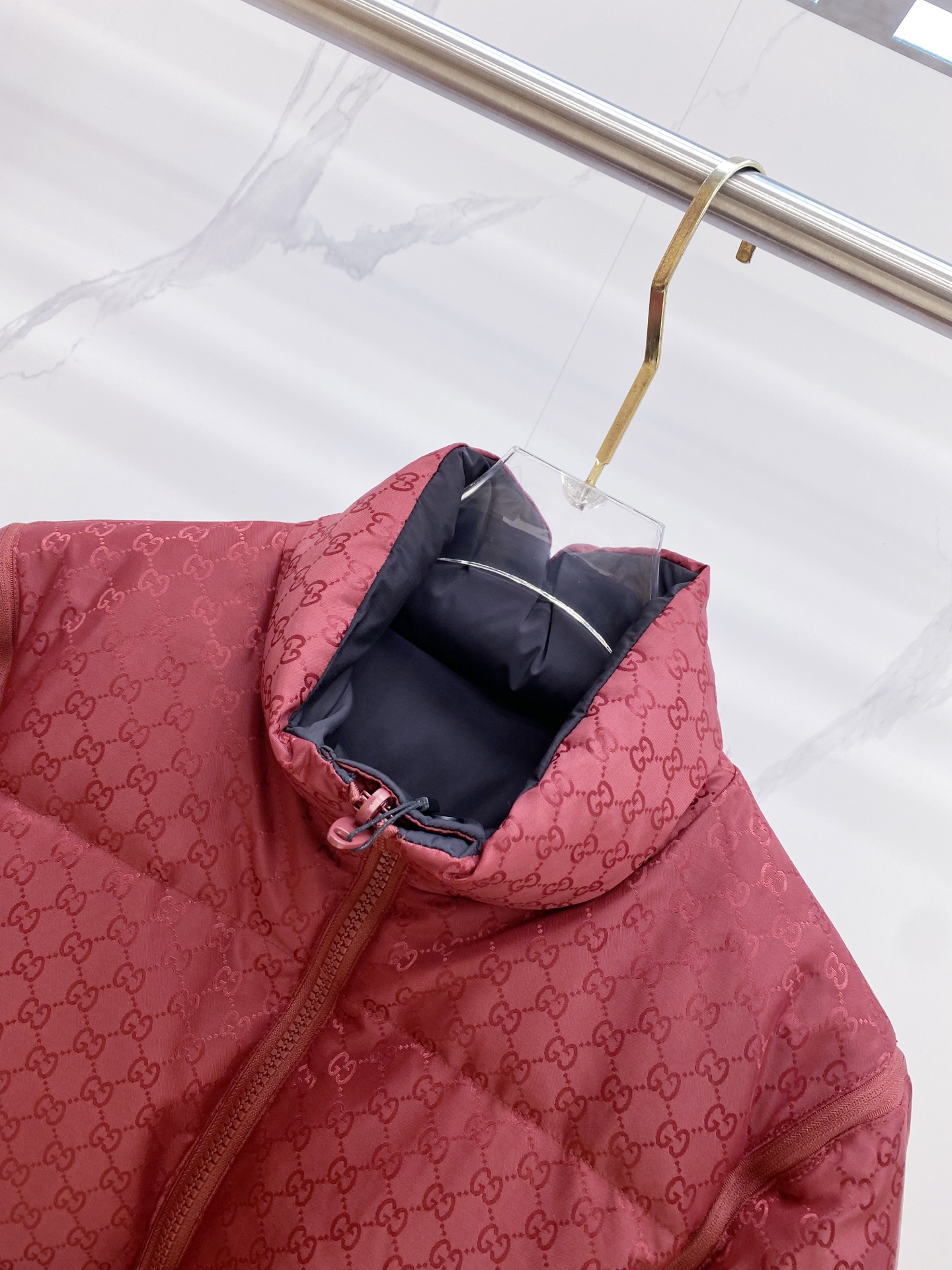 爆款羽绒服 双面穿袖子可拆卸 Gucci 古奇 2025新款羽绒服秀场新品，袖子可拆卸，一衣四穿。品相非