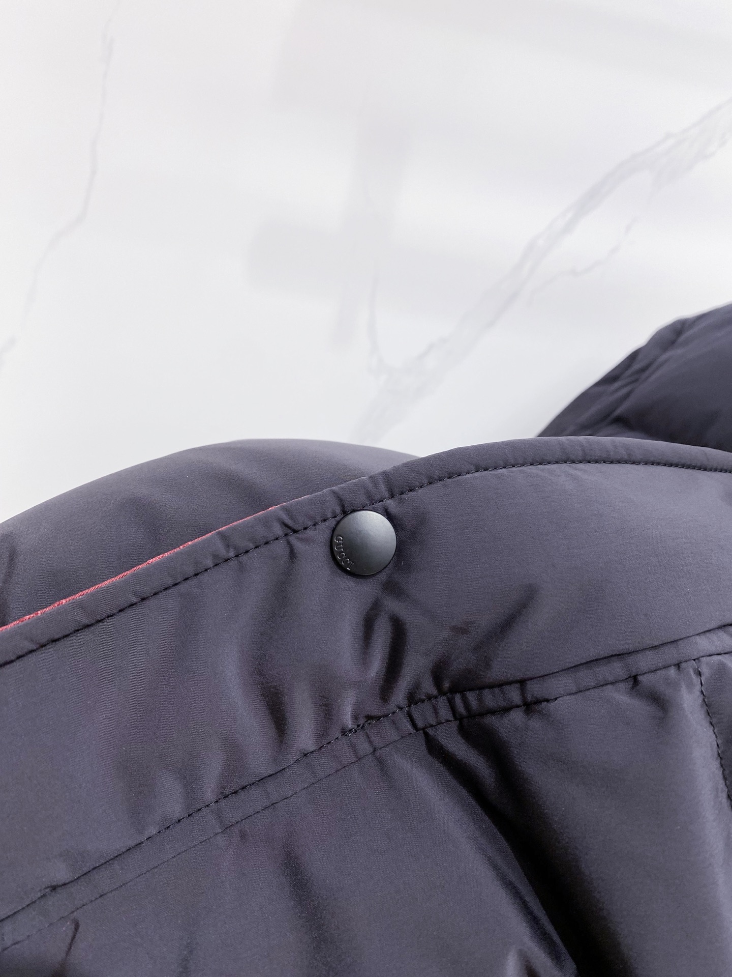 爆款羽绒服 双面穿袖子可拆卸 Gucci 古奇 2025新款羽绒服秀场新品，袖子可拆卸，一衣四穿。品相非