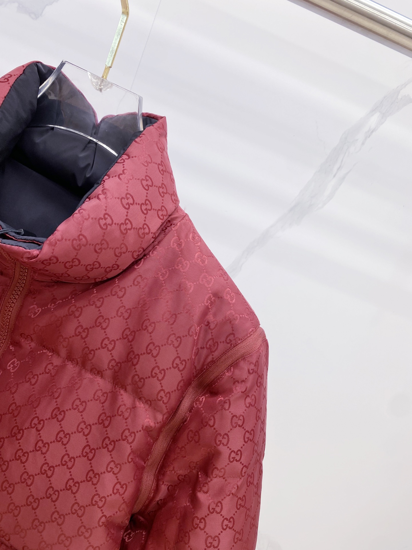 爆款羽绒服 双面穿袖子可拆卸 Gucci 古奇 2025新款羽绒服秀场新品，袖子可拆卸，一衣四穿。品相非