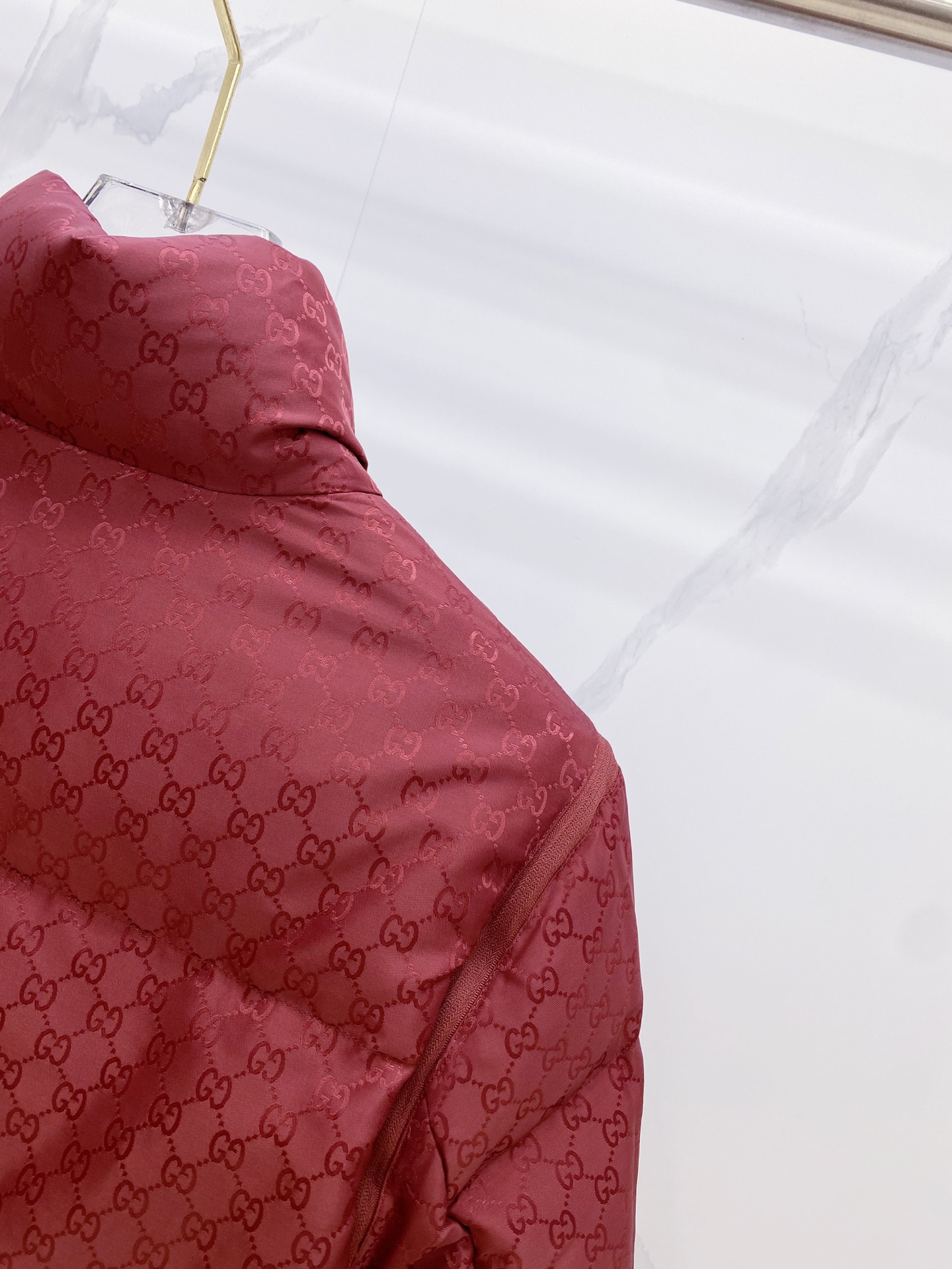 爆款羽绒服 双面穿袖子可拆卸 Gucci 古奇 2025新款羽绒服秀场新品，袖子可拆卸，一衣四穿。品相非