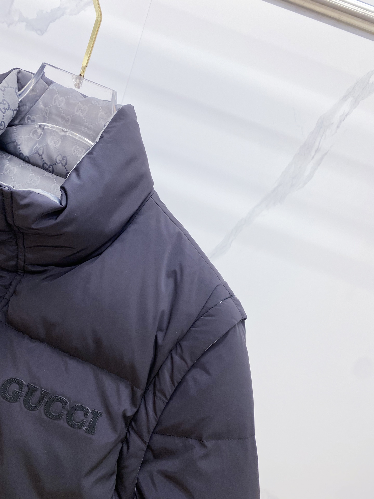爆款羽绒服 双面穿袖子可拆卸 Gucci 古奇 2025新款羽绒服秀场新品，袖子可拆卸，一衣四穿。品相非