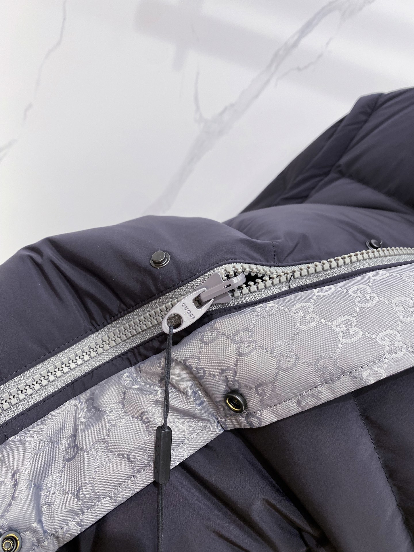 爆款羽绒服 双面穿袖子可拆卸 Gucci 古奇 2025新款羽绒服秀场新品，袖子可拆卸，一衣四穿。品相非