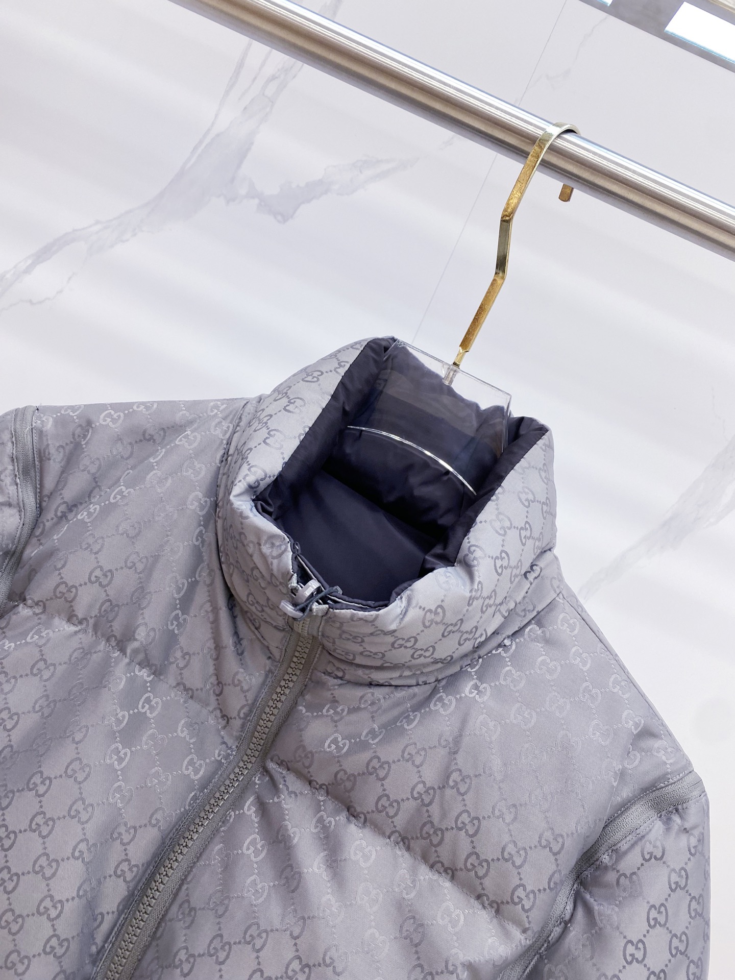 爆款羽绒服 双面穿袖子可拆卸 Gucci 古奇 2025新款羽绒服秀场新品，袖子可拆卸，一衣四穿。品相非
